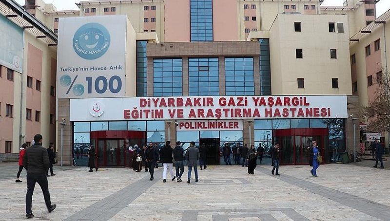 Diyarbakır’da yılın doktor ödülünü alan Bedri Aldudak istifa etti 